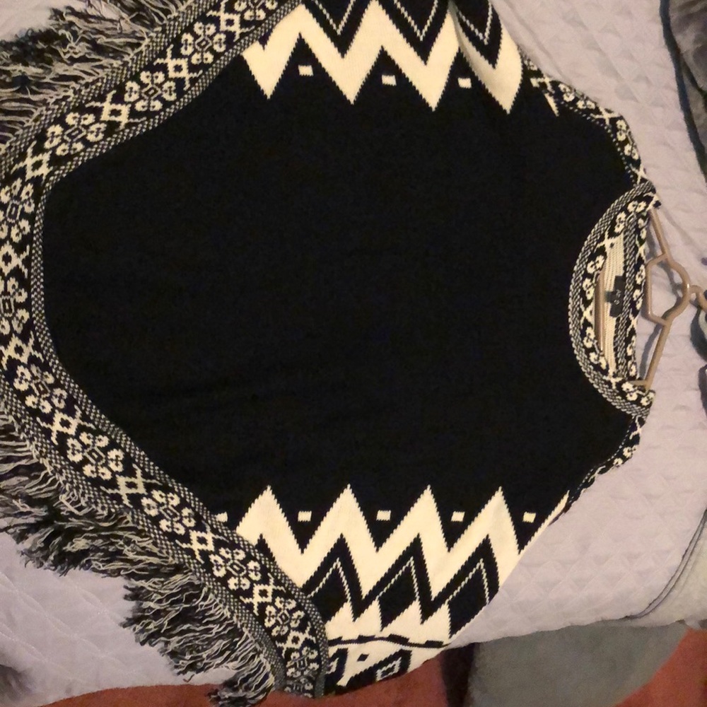M/L Tunic/Poncho - Picture 2 of 2